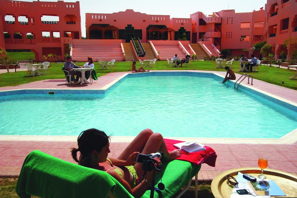 Hôtel Solymar Pioneers à Kharga Oasis Extérieur photo